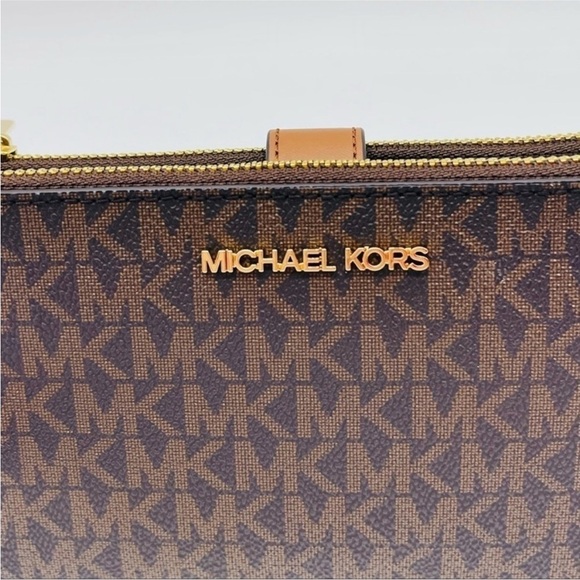 Michael Kors Large Double Zip Wallet
Wristlet Brown - Picture 8 of 11